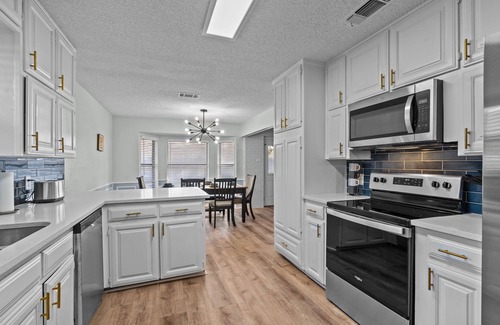North Richland Hills Villa | My Golden DFW Villa & Pooln