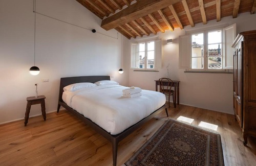 Lucca Historical Center Bed & Breakfast | My GuestHouse