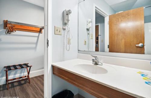 Mooresville Hotel | My Hometown Inn