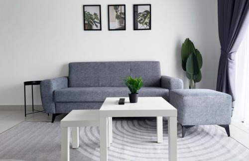 Cheras Apartment | 3B2B 7 Pax - 5 min walk to MRT - F&B - Cheras