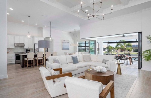 Pelican House | My Kinda Party - New Rental next to Cape Harbour