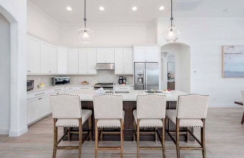 Pelican House | My Kinda Party - New Rental next to Cape Harbour