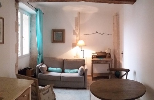 Hotel-de-Ville Apartment | My nest in Accoules