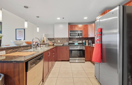 Downtown Las Vegas Condo | MY PLACE. ON THE FREMONT STREET EXPERIENCE- THE HEART OF IT ALL!