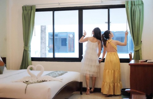 Talat Hotel | My Place @ Surat Hotel