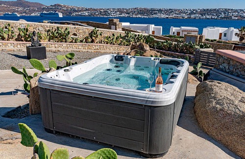 Mykonos Villa | My Rental Homes - Villa Cocoon just a few minutes by foot from Delfini beach