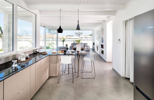 Marsala House | My Rental Homes - Casa Sunnshine with garden and well-equipped pool area (shared)