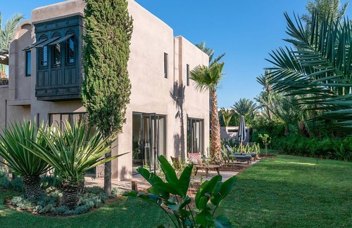 Annakhil Villa | My Rental Homes - Dar Sun with pool, garden and tennis court