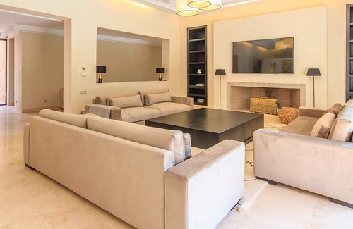 Tameslouht Villa | My Rental Homes | Villa Azizi with two pools and garden