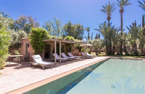 Annakhil Villa | My Rental Homes | Villa Hasna with private heted pool, tennis court air conditioning
