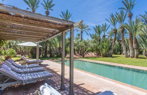Annakhil Villa | My Rental Homes | Villa Hasna with private heted pool, tennis court air conditioning