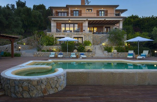 Genova Villa | My Rental Homes | Villa Bridgitte with sea view, salted pool and Jacuzzi