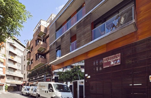 Sant Gervasi Apartment | My Space Barcelona 16 Apart. has 94 people and optional parking in Barcelona