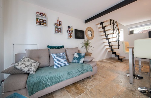 Veneux-les-Sablons Apartment | My Super Workshop For Little Ones by Cordelia