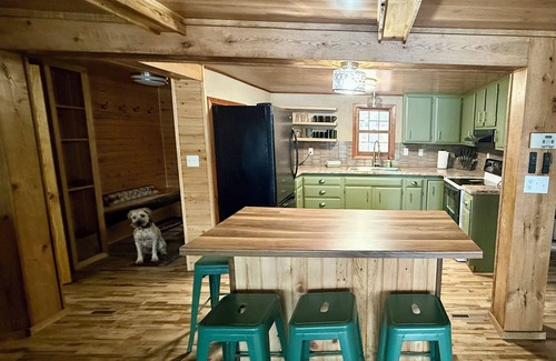 Hazelhurst House | MY T Pine Acres Lake View