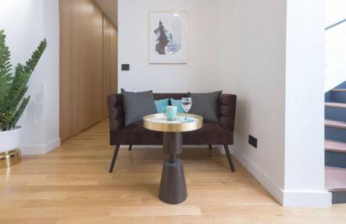Porte-Saint-Martin Apartment | My Veranda - Spacious Loft with 4 Bedrooms and 3 Bathrooms - Near République and Le Marais