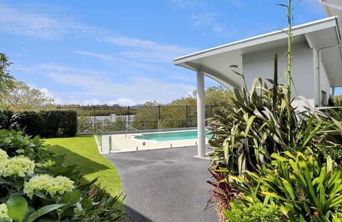 Tea Gardens House | Myall River Magic - well-appointed townhouse overlooking the Myall River