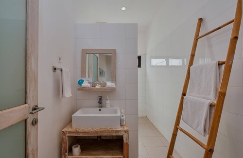Sumbawa Barat Hotel | MYAMO Beach Lodge