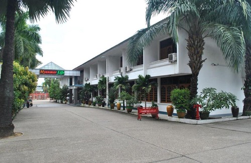 Mayangone Hotel | Myanmar Life Hotel