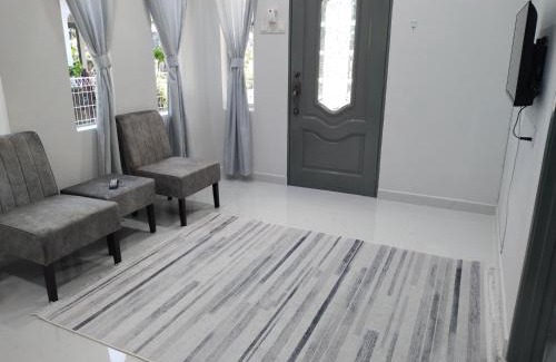Kampung Alor Bangsa House | MYDY Angsana Homestay