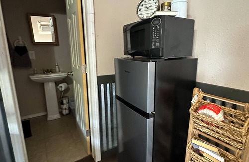 Dennis House | Myers Corner ~ Brazos River Cabin with RV Hook Up