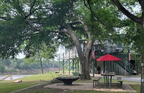 Dennis House | Myers Corner ~ Brazos River House
