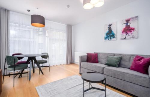 Favoriten Apartment | MyFavorit Apartments - Spacious Apartments next to Puplic Transport U1 direct connection to Citycenter