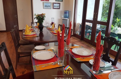 Moratuwa House | MyH-LAKE FRONT Pvt Villa with staff, FREE Breakfast, Near City