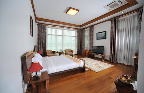 Myitkyina Hotel | Myitkyina Plam Spring Resort Hotel
