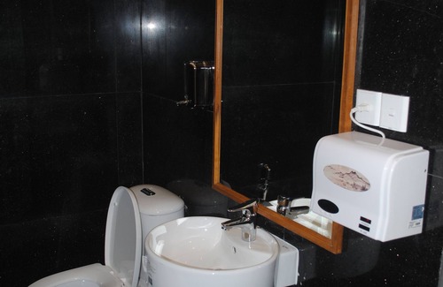 Myitkyina Hotel | Myitkyina Plam Spring Resort Hotel