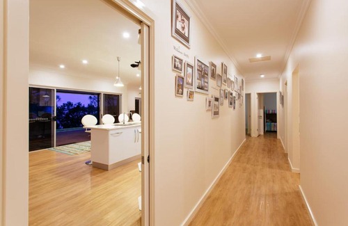 Lake Wangary House | Mykonos Coffin Bay