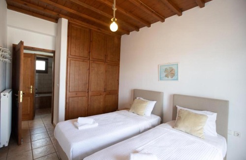 Platis Gialos Apartment | Mykonos Elegance 2-Bedroom Escape in Psarou