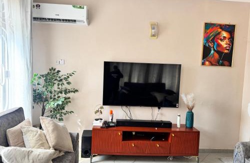 Mlingotini Apartment | Myles Home