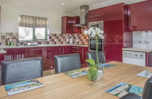 Brynsiencyn Cottage | MYNYDD PARYS, pet friendly, with a garden in Brynsiencyn