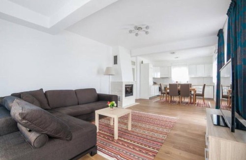 Przno Apartment | MyPrzno - Spacious 3 BD Apartment with Great Sea View