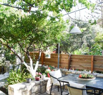 Viannos House | Myrtia - Cretan Guest House