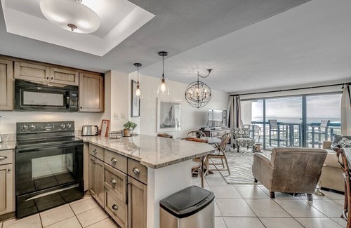 Myrtle Beach Apartment | Myrtle Beach Golden Mile - 5-Star Stay - Brilliant Sunrise & Sunset Ocean Views