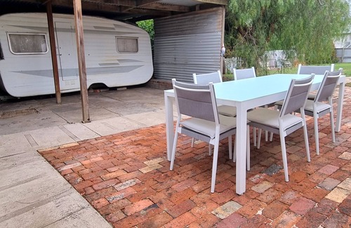 Ararat House | Myrtle Cottage.nRevamped 1900's Miners Cottage. Close to Ararat town centre.
