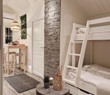 Leksand Municipality House | Mysig timmerstuga på dalagård
