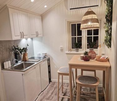 Leksand Municipality House | Mysig timmerstuga på dalagård