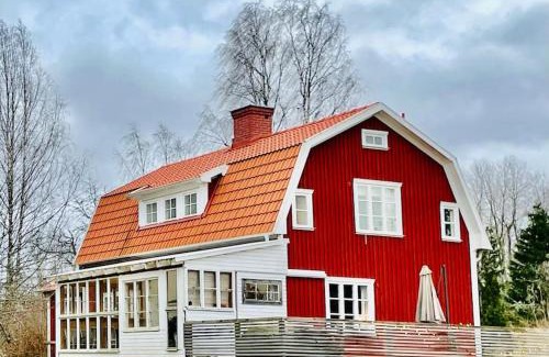 Ankarsrum Villa | Mysigt hus för 2 familjer