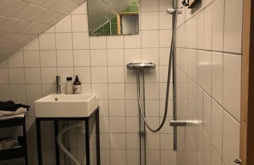 Kivik Apartment | Mysigt men trångt vindsrum i Svinaberga!