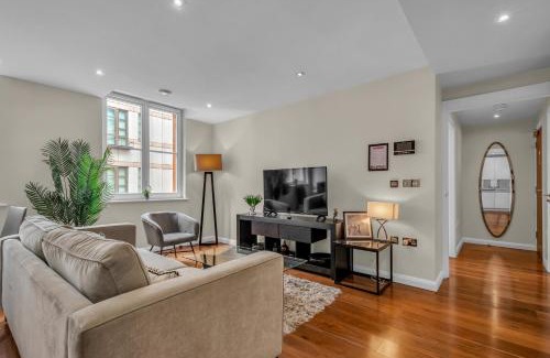 The City of London Apartment | MySquare One Bedroom Apartment Holborn in Chancery Lane