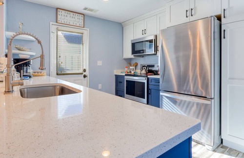 Palmetto Dunes Apartment | MyStay at 701 Queen`s Grant- W/Pool, Grill, Beach Access and Gear!