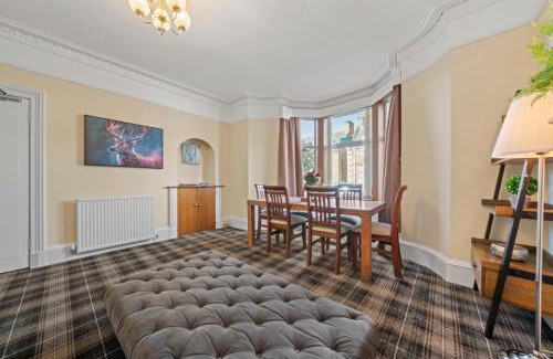 Inverness City Centre House | mySTAYINN Cedar Villa 9 Bedroom House - Inverness