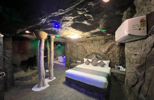 Kattikkulam Resort | Mystery Maze Resort and Spa