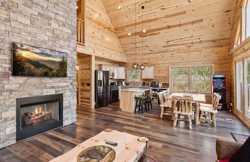 Gatlinburg Cabin | Mystic Cabin - 3 BR with Mountain View, Fire Pit, Great Location!