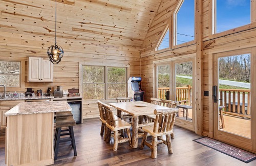 Gatlinburg Cabin | Mystic Cabin - 3 BR with Mountain View, Fire Pit, Great Location!