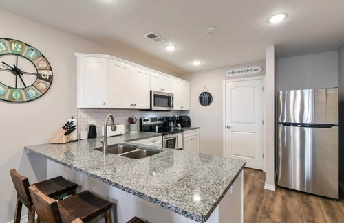 Branson Condo | Mystic Cove Condo - Pool - Perfect location