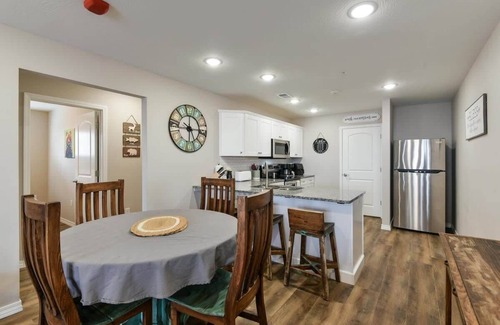 Branson Condo | Mystic Cove Condo - Pool - Perfect location